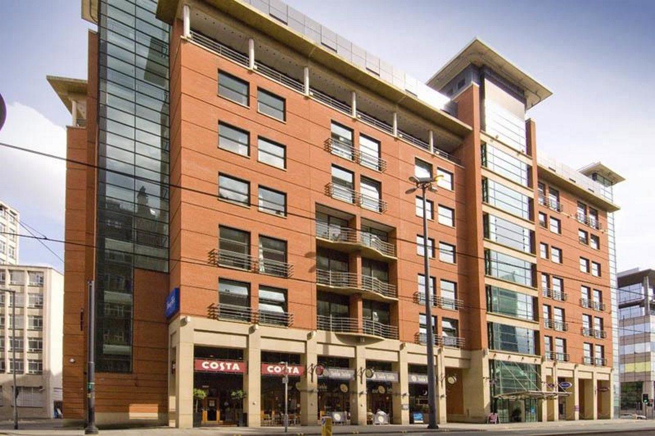 Premier Inn Manchester Central Bagian luar foto