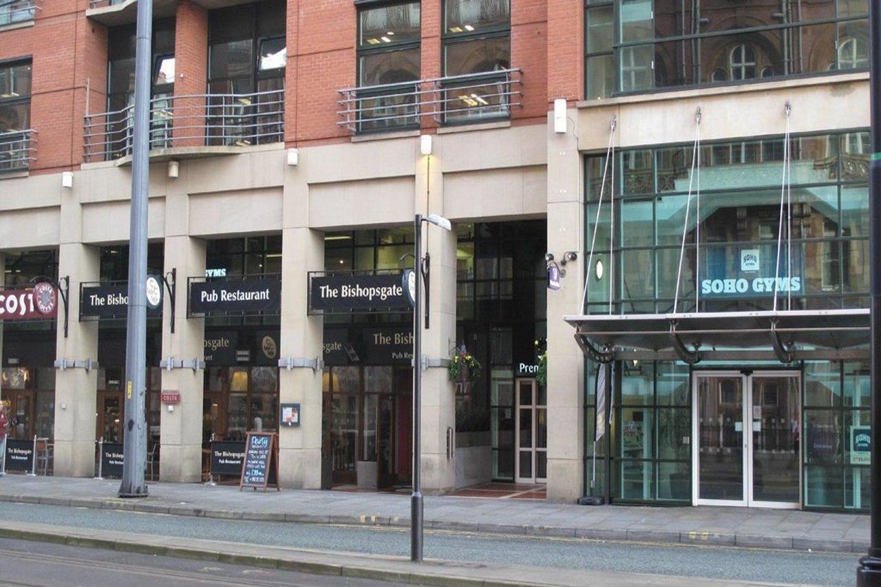 Premier Inn Manchester Central Bagian luar foto