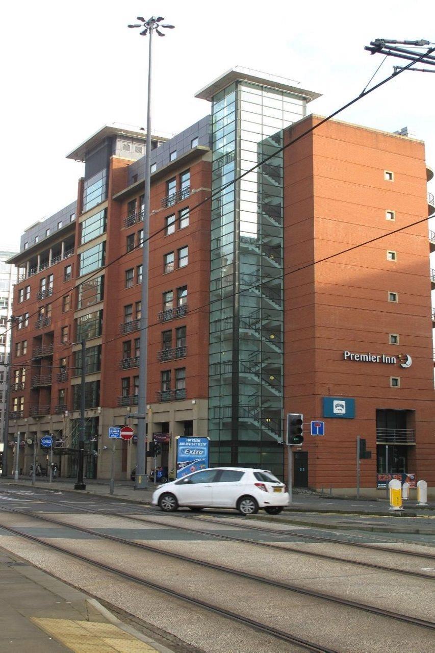 Premier Inn Manchester Central Bagian luar foto